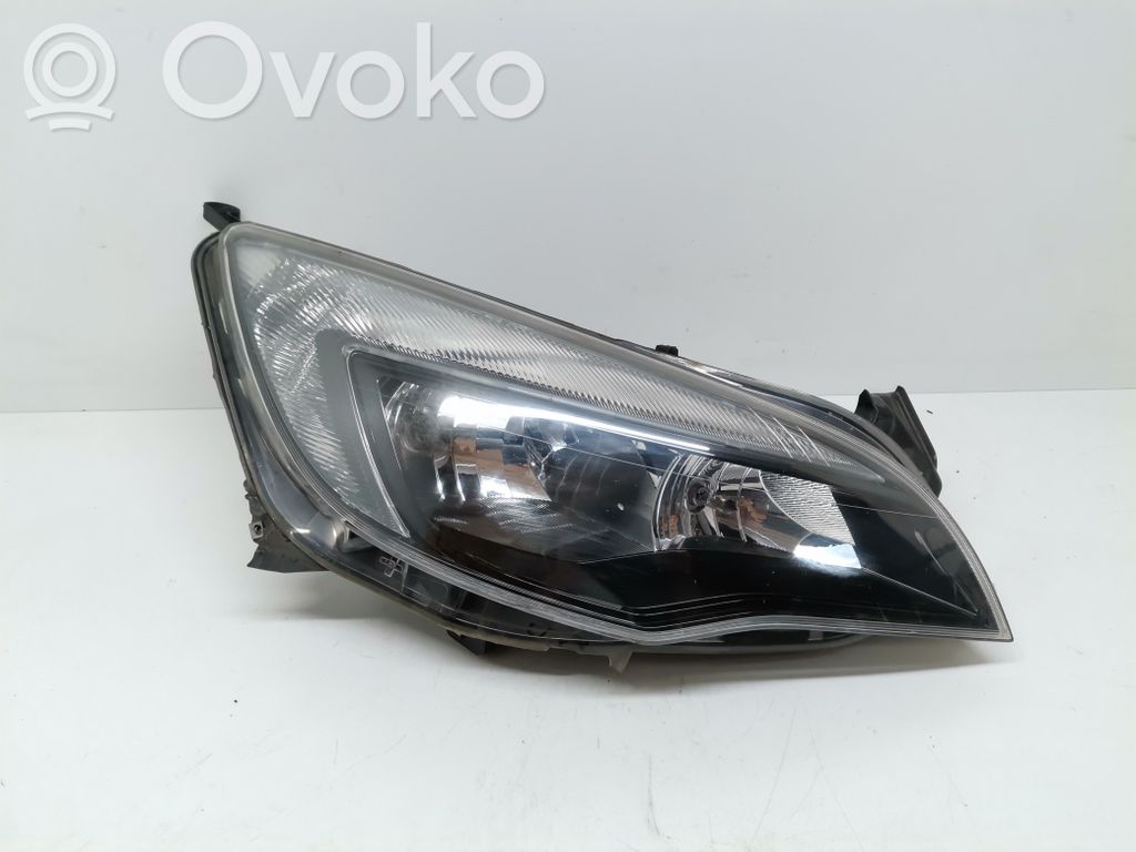 Opel Astra J Lampa przednia 