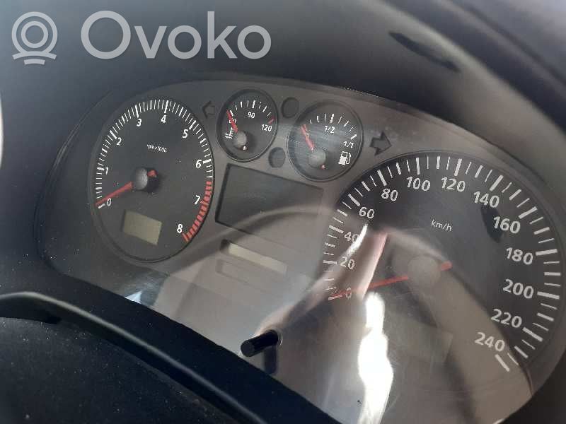Seat Leon (1M) Licznik / Prędkościomierz 