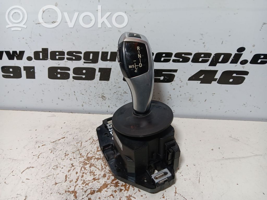 Pavarų perjungimo traukė   9204091