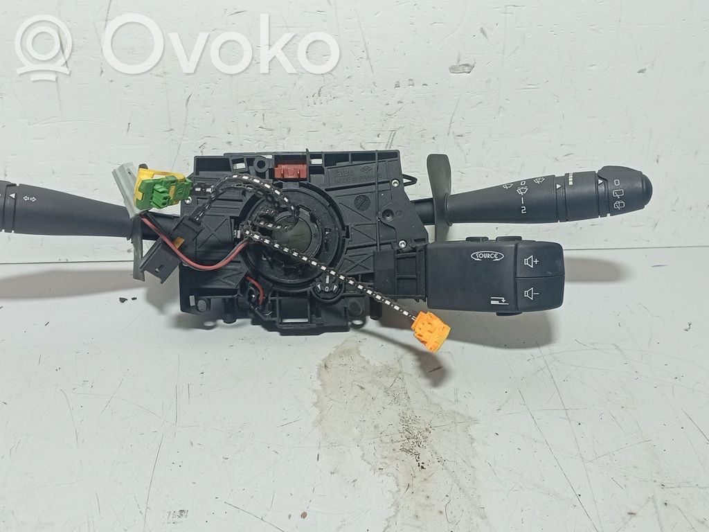 Renault Clio III Interruptor de control multifunción 