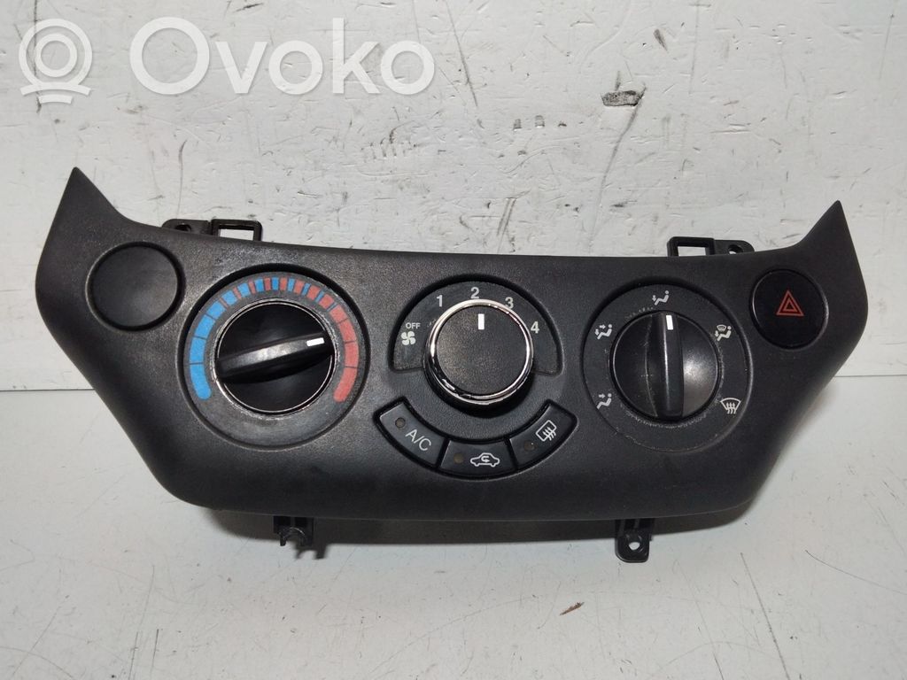 Chevrolet Aveo Climate control unit 