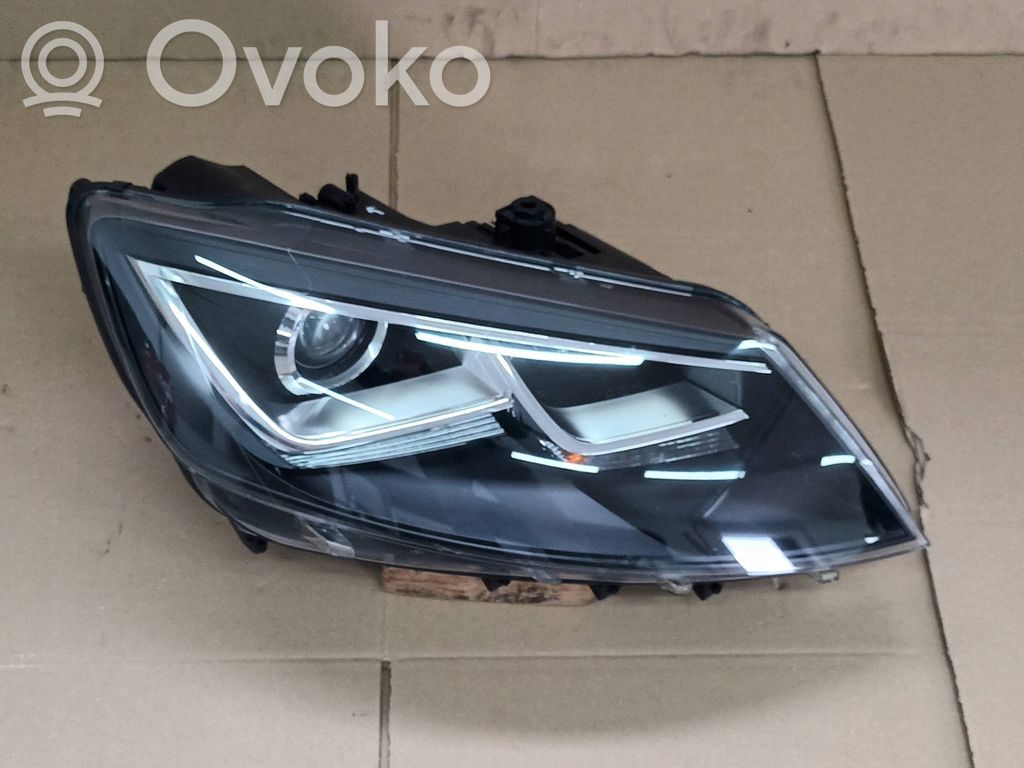 Seat Alhambra (Mk2) Lampa przednia 