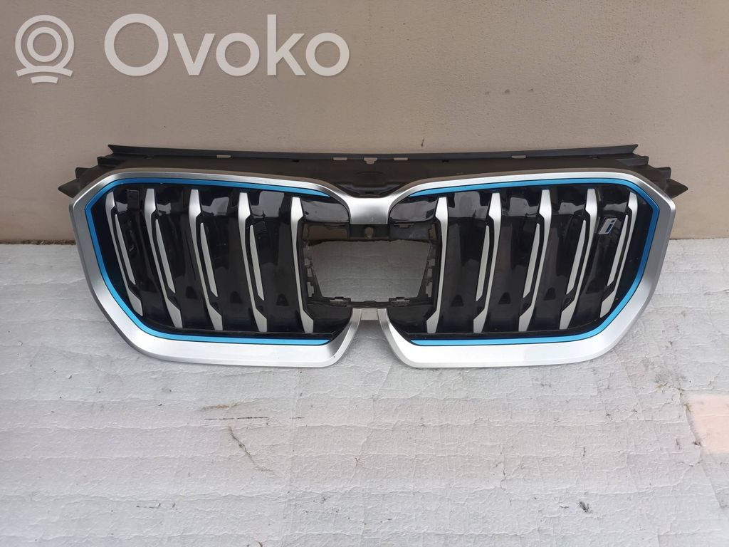 BMW X1 U11 Etusäleikkö 