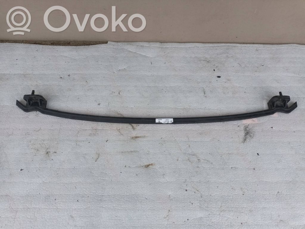 Hyundai i30 Belka zderzaka przedniego 