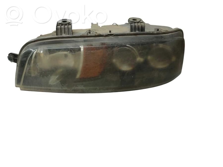 Fiat Punto (188) Lampa przednia 