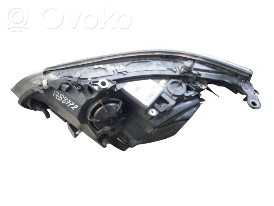 BMW 5 E60 E61 Lampa przednia 