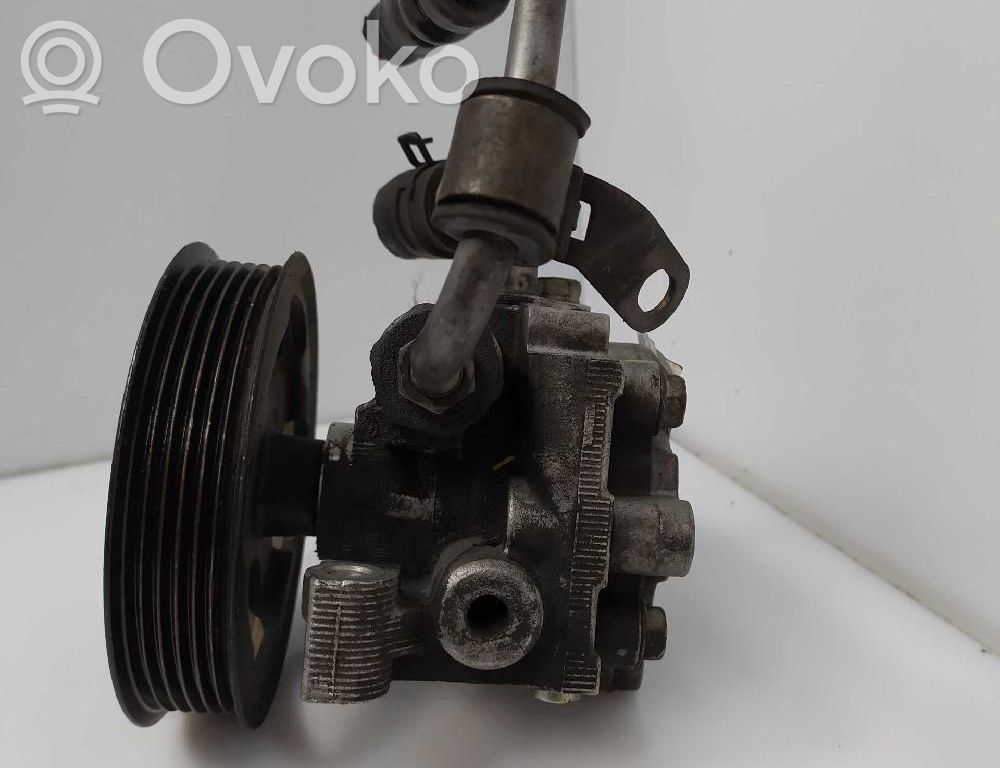 Ohjaustehostimen pumppu   2T143A696
