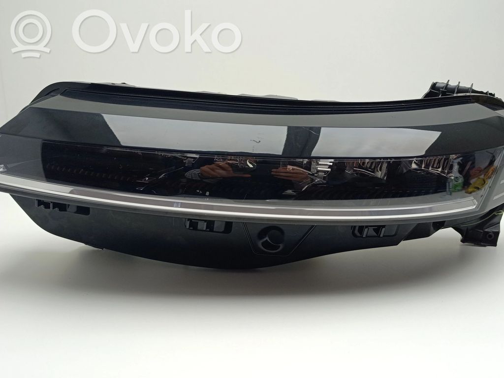 Renault Megane E-Tech Headlight/headlamp 