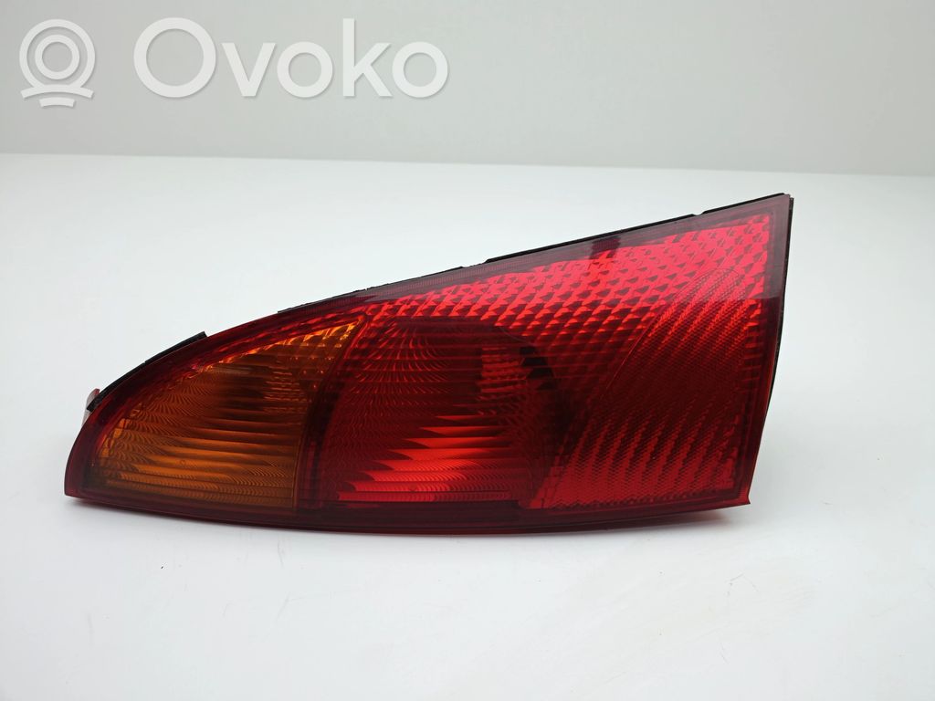 Tailgate rear/tail lights   1M5113405