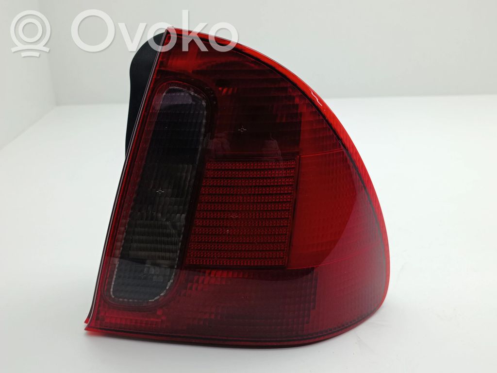 Rover 200 XV Aizmugurējais lukturis virsbūvē 