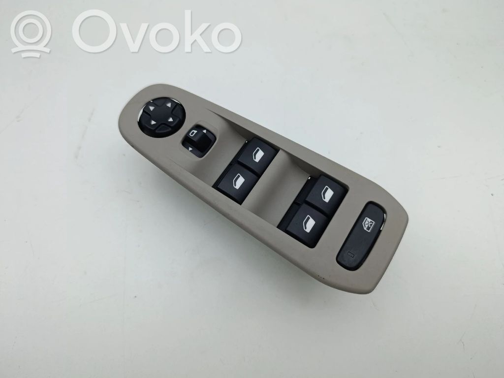 Electric window control switch   98104592DZ