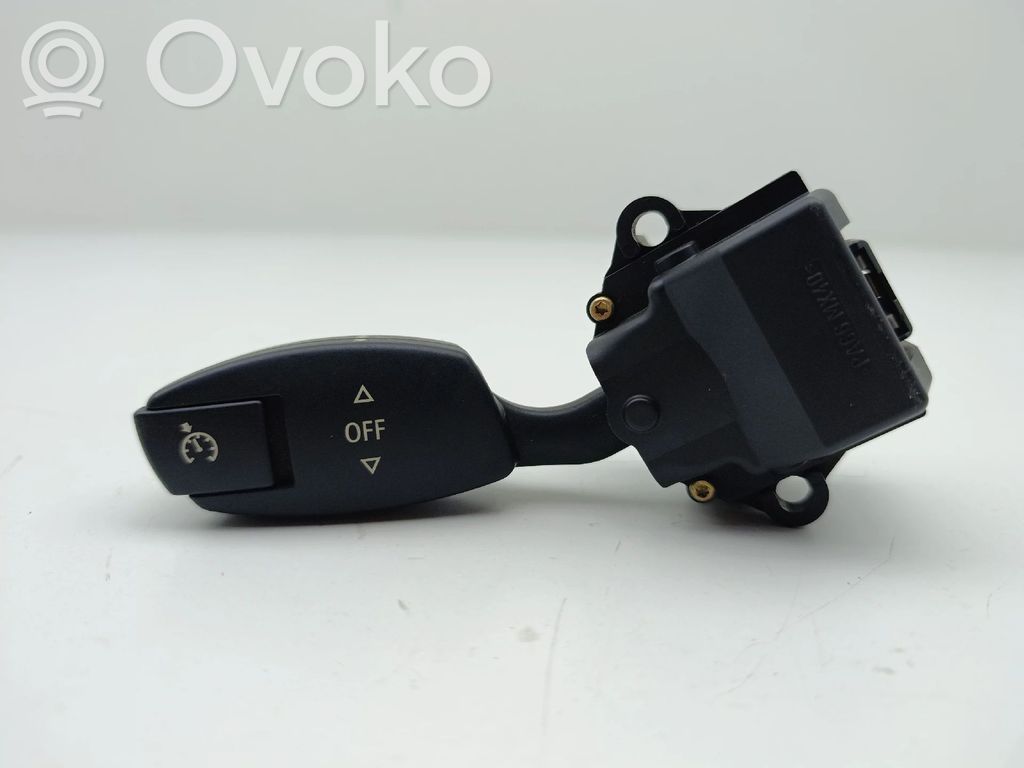 Vakionopeussäätimen ohjauskytkin   6924104A