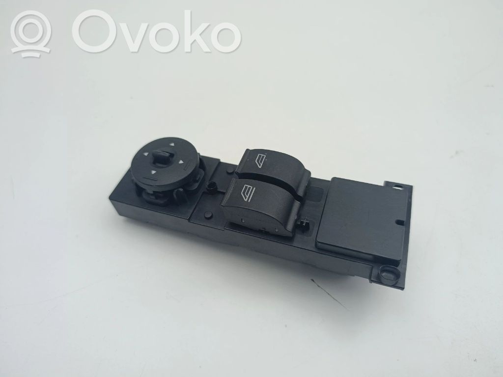 Electric window control switch   3M5T14529CD