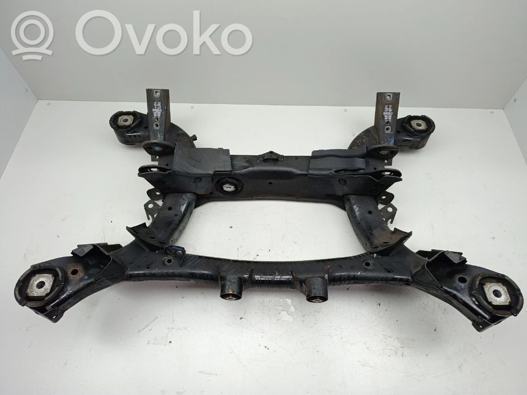 BMW X6 E71 Galinis traversas 