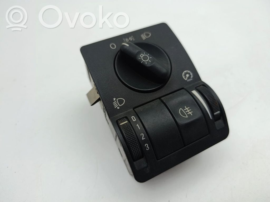 Lukturu slēdzis   9116615,0524119