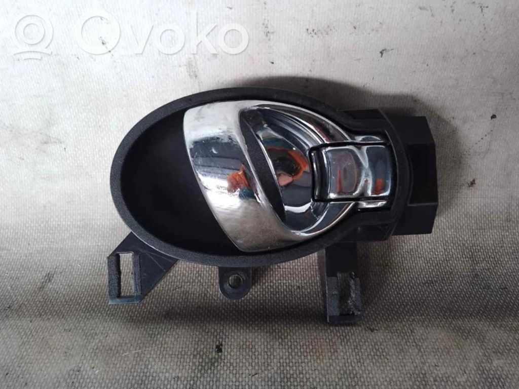Nissan Juke I F15 Klamka wewnętrzna drzwi 