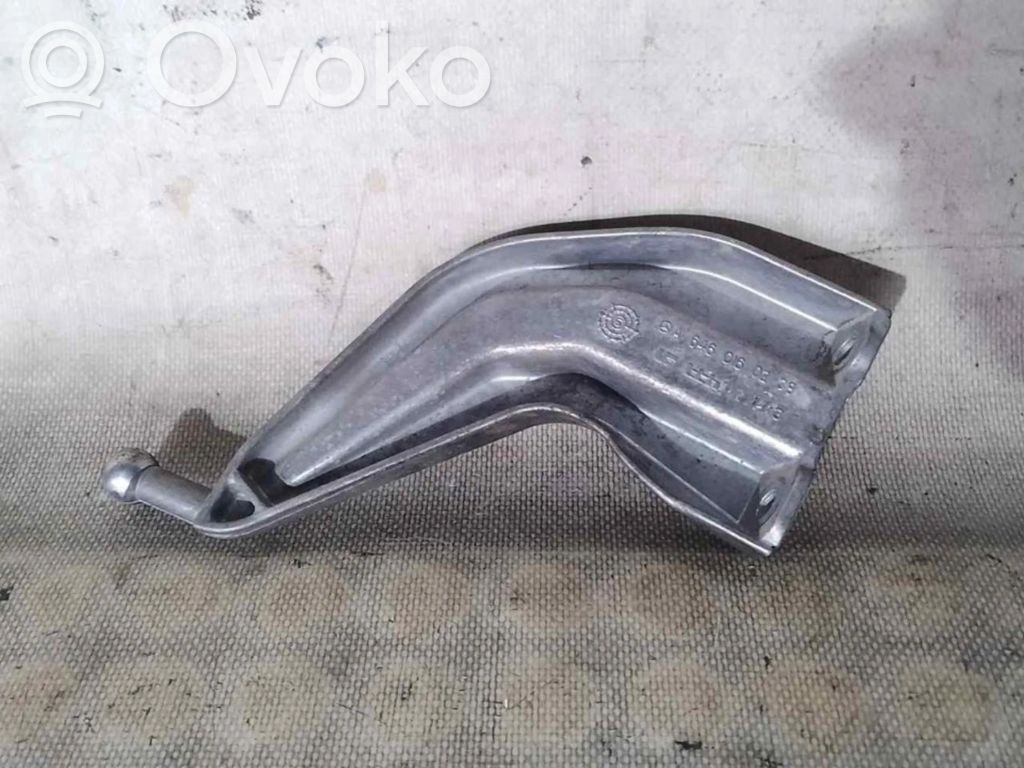 Mercedes-Benz C W204 Engine mount bracket 