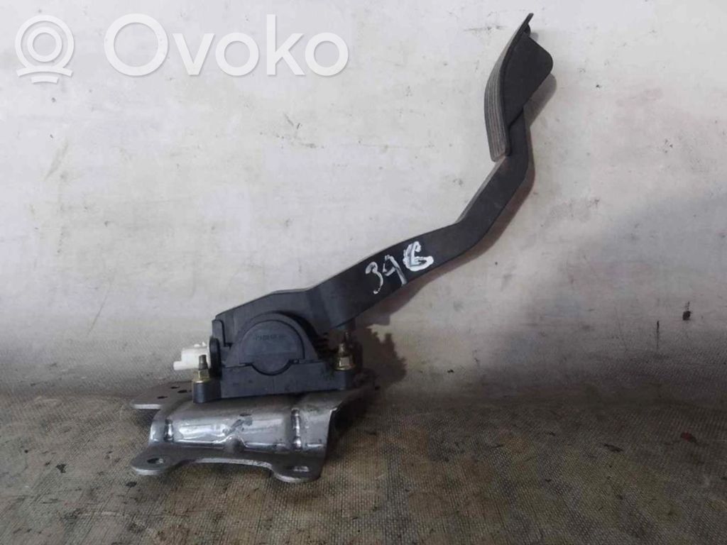 Peugeot 206+ Akseleratora pedālis 