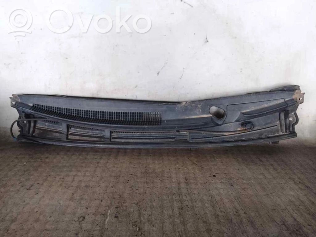 Toyota Yaris Podszybie przednie 