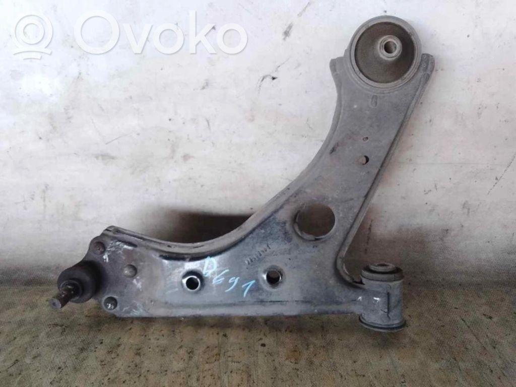 Front lower control arm/wishbone   13167940,13167940