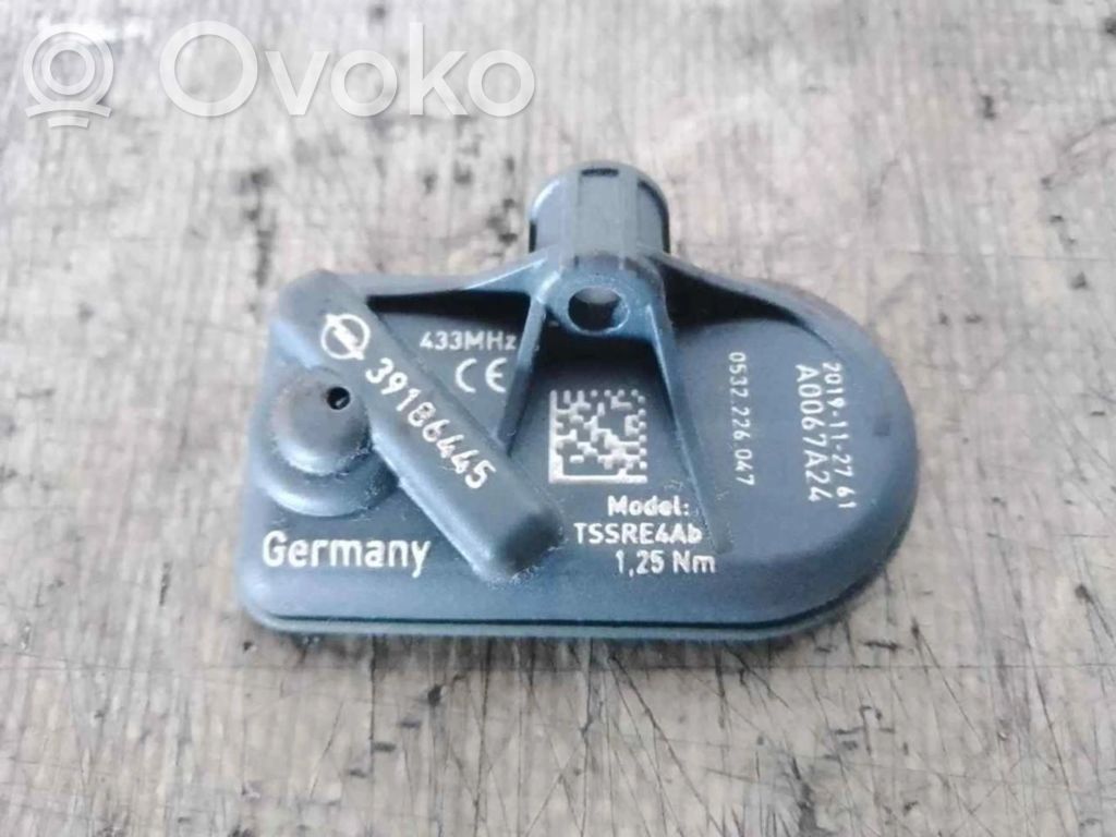 Opel Astra J Czujnik ciśnienia paliwa 