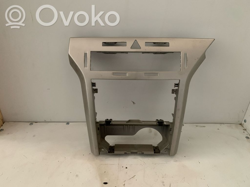 Opel Astra H Element deski rozdzielczej / środek 