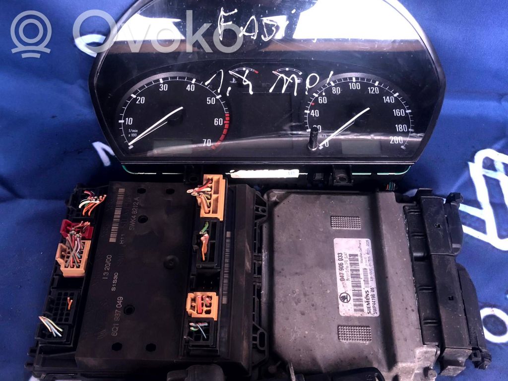 Skoda Fabia Mk1 (6Y) Kit cu ECU motor și set închidere uși 