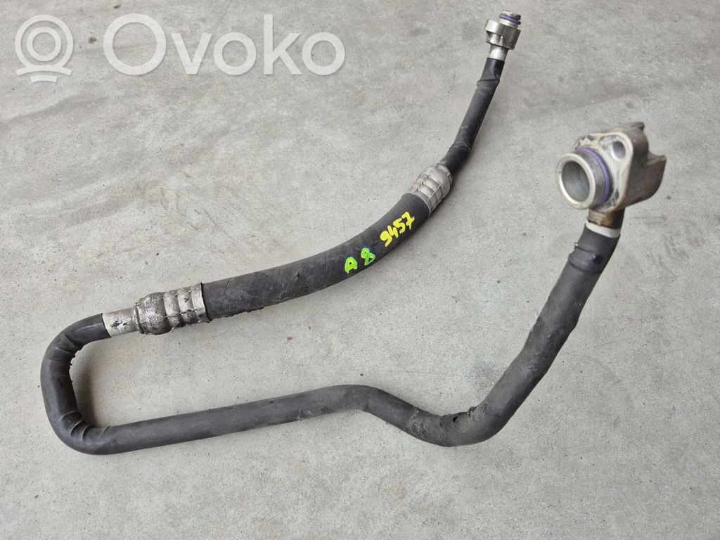 Audi A8 S8 D3 4E Ilmastointilaitteen putki (A/C) 