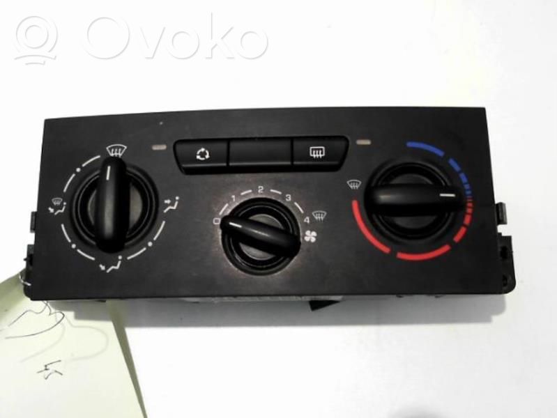 Peugeot 207 Climate control unit 