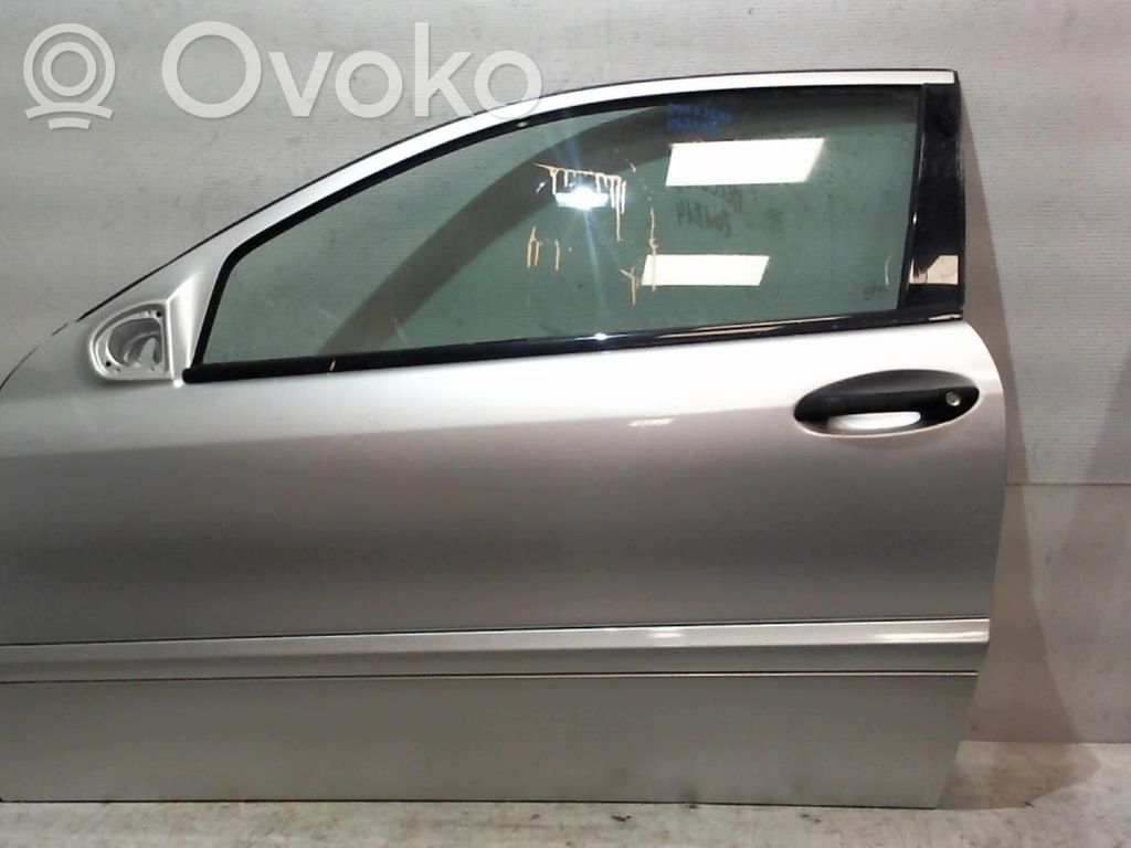 Mercedes-Benz C W203 Drzwi przednie 