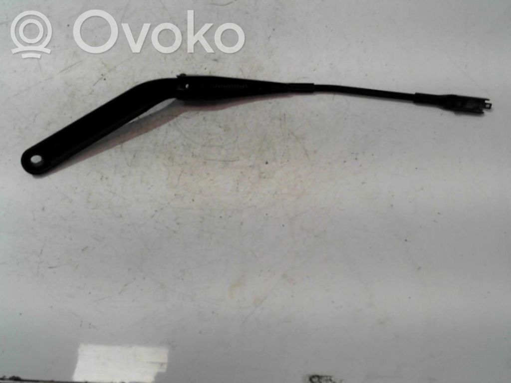 BMW 1 E81 E87 Front wiper blade arm 