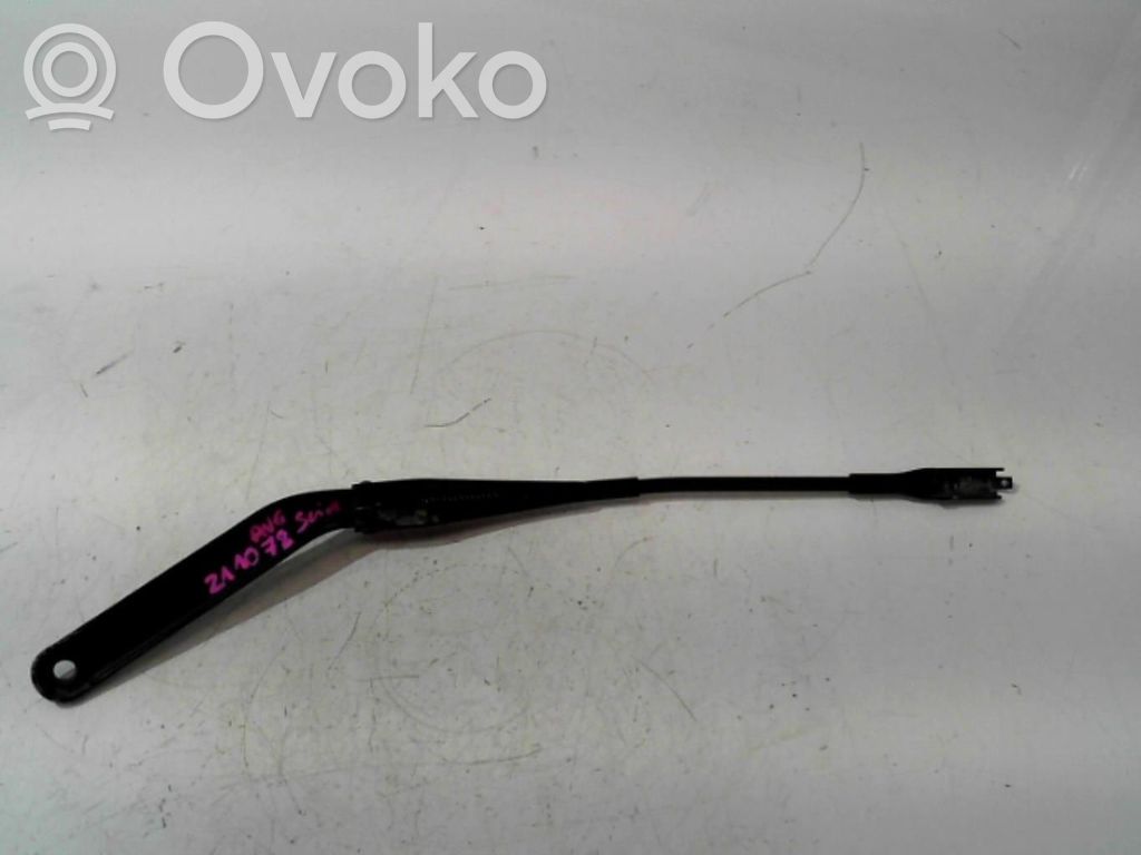 BMW 1 E81 E87 Front wiper blade arm 