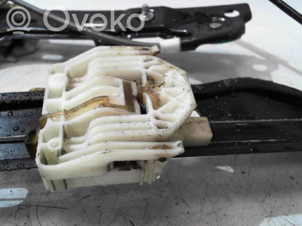 BMW 1 E81 E87 Front door window regulator with motor 