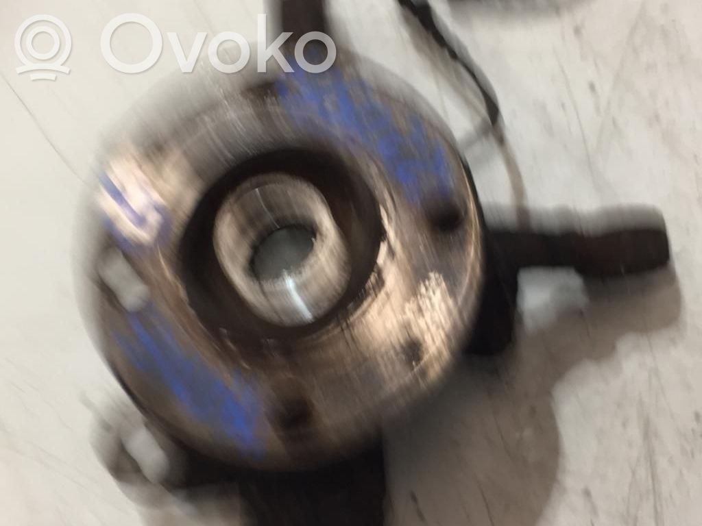 Front wheel hub   8200345944