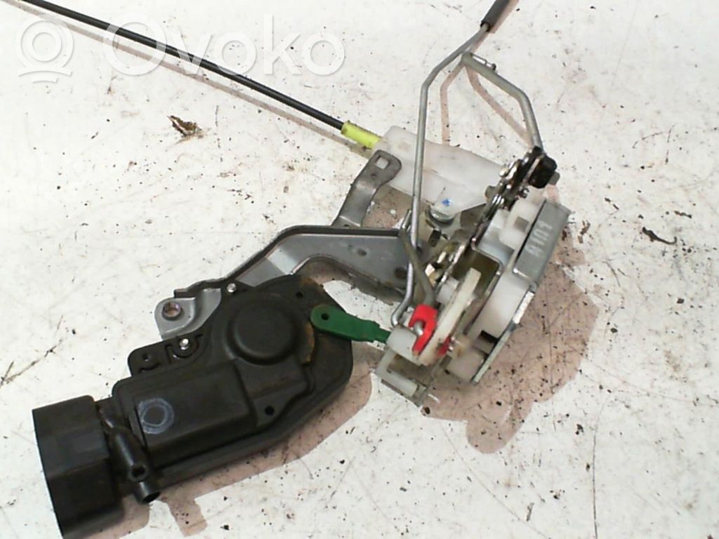 Peugeot 107 Priekšpusē slēdzene 
