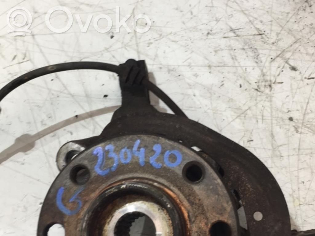 Opel Corsa C Etuakselin pyöräntuenta 