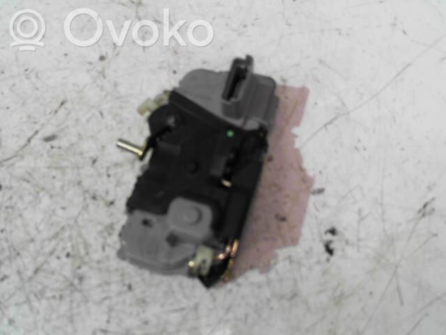 Citroen Xsara Picasso Front door lock 