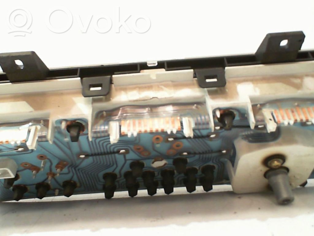Renault Clio I Speedometer (instrument cluster) 