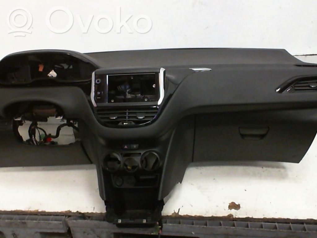 Peugeot 208 I Kojelauta 