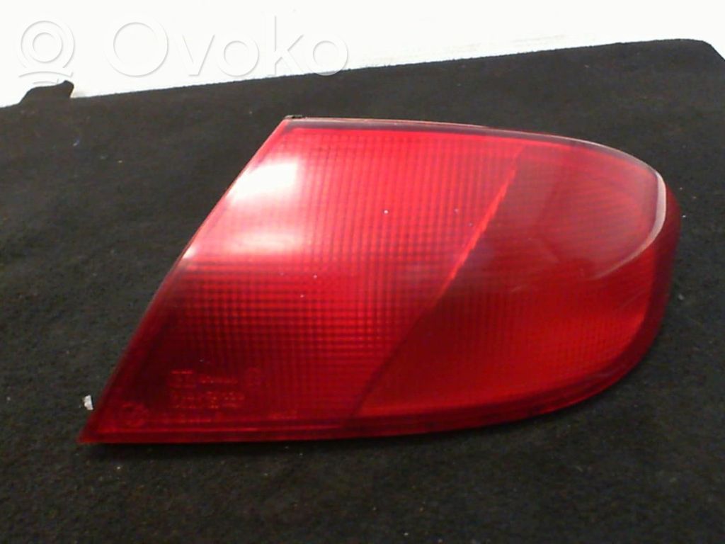 Alfa Romeo 166 Aizmugurējais lukturis virsbūvē 