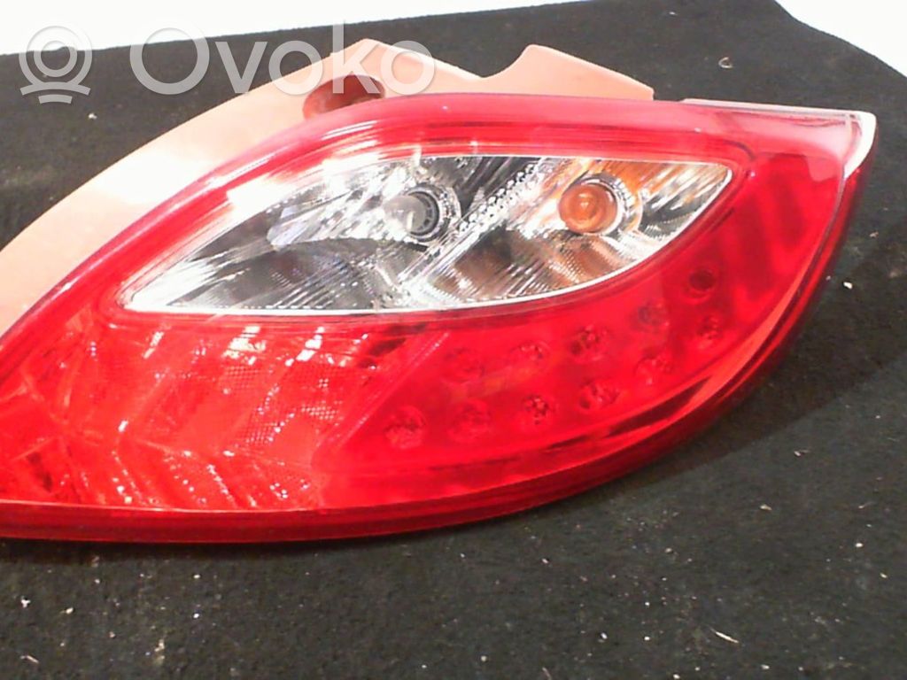 Mazda 2 Задний фонарь в кузове 