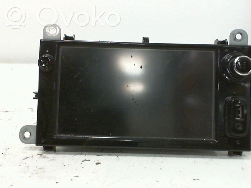 Renault Clio IV Radio/CD/DVD/GPS head unit 
