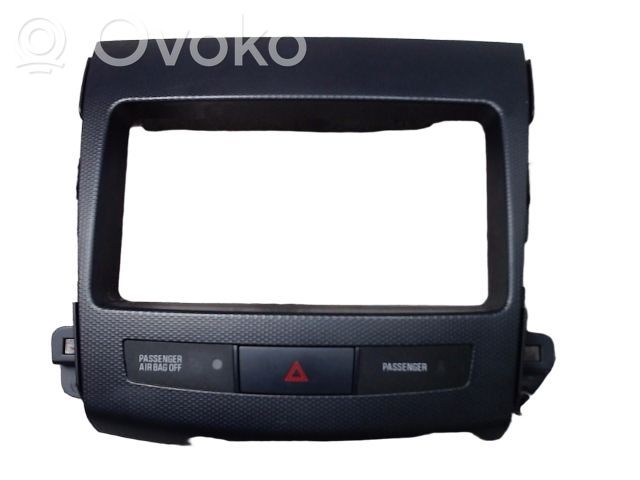 Mitsubishi Outlander Hazard light switch 
