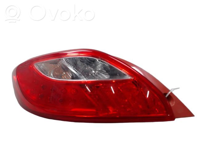 Mazda 2 Aizmugurējais lukturis virsbūvē 