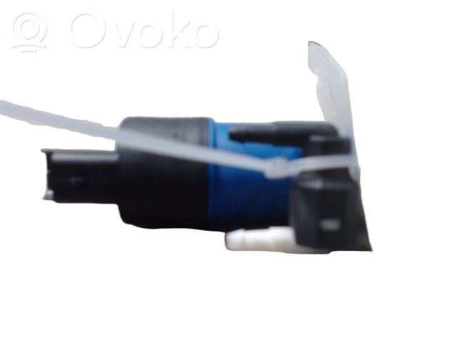 Renault Twingo III Windscreen/windshield washer pump 