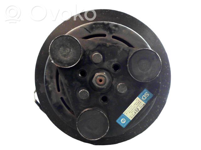 Renault Twingo I Air conditioning (A/C) compressor (pump) 
