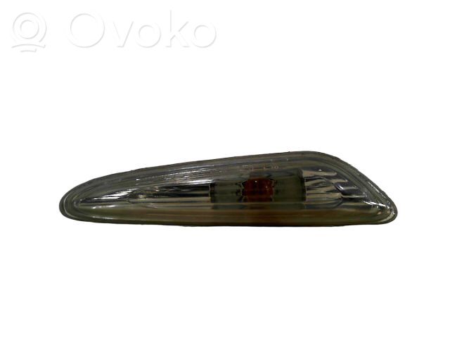 Front fender indicator light   63137165916,00610565,0649916,1045004,1215178,180453159,200921,200922,3101843,3403614,3418448,44320535,4441405RUQC,4441413LUE,4441413RUE,63132228592,63133403613,63133403614,63133418447,63133418448,63136911370,63136911371,63136911372,63136923919,63136932997,63136932998,63137165741,63137165915,63137165916,63137253325,63137253326,63316911370,63316911371,6911372,7165916,BM0204141,FL0043