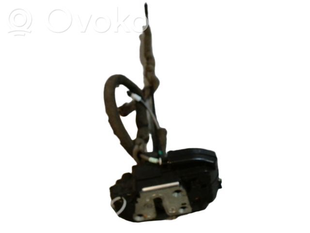 Nissan Qashqai Aizmugurē slēdzene 