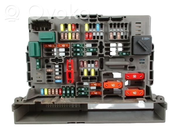 BMW 1 E81 E87 Fuse box set 