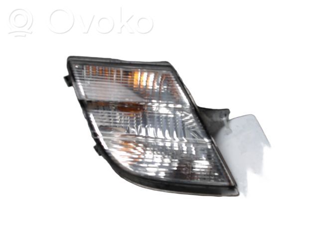 Nissan Micra Semnalizator față 